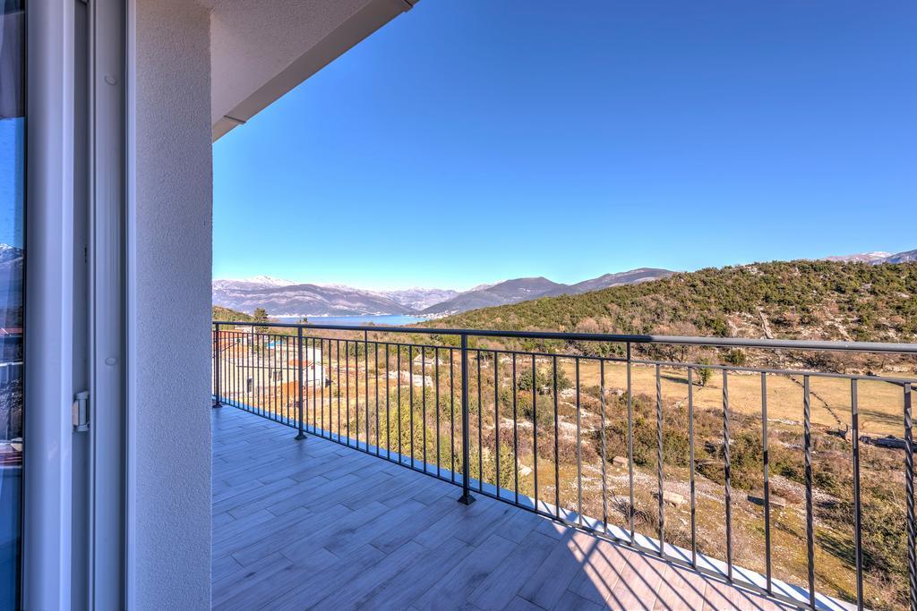 Villa Sandy Apartments Tivat Kültér fotó